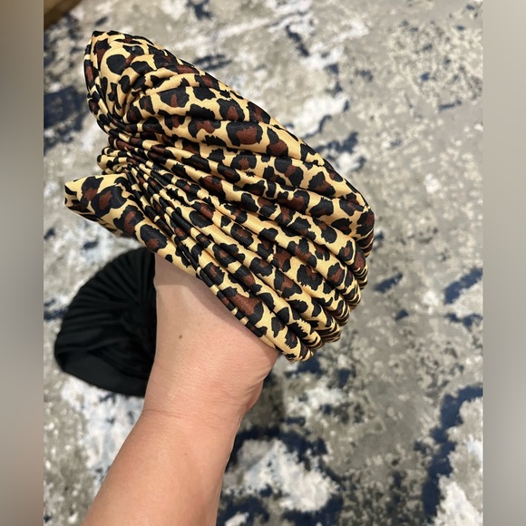 Women Beenie Hats x2 - Picture 2 of 2